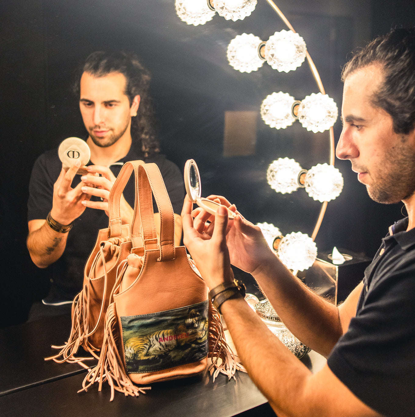 Bolso bombonera con flecos Catalina rosa